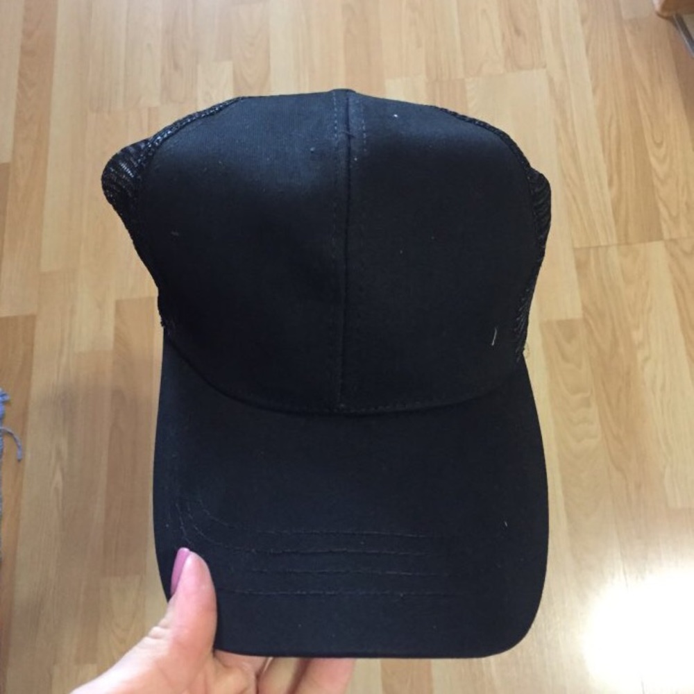 Black Messy bun baseball cap - Picture 3 of 4